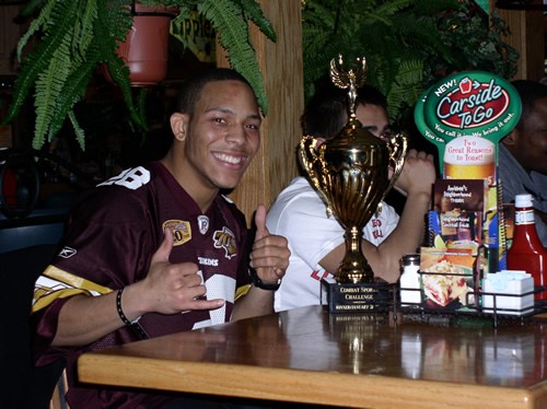 Mike Easton with his trophy in Applebees 